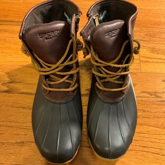 Sperry Size 9 women's waterproof rubber boot with thinsulate lined like new - Picture 1 of 12
